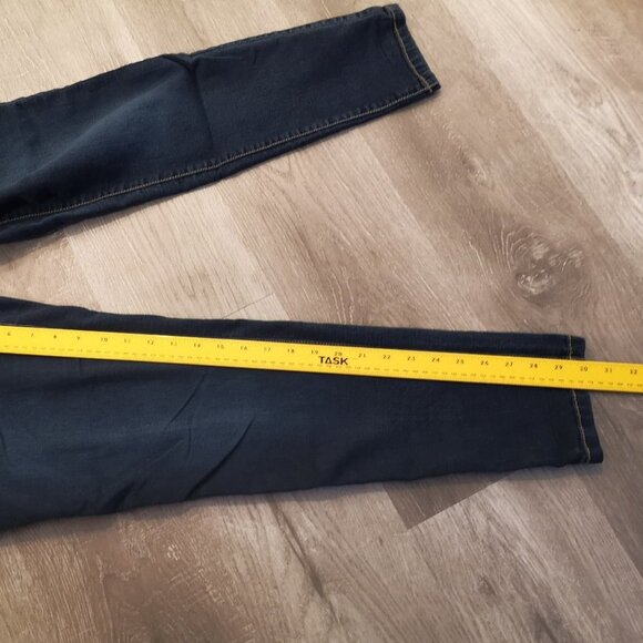 Suko Jeans Ladies Pull On Dark Wash Skinny Leg Blue Jeans - Picture 6 of 6